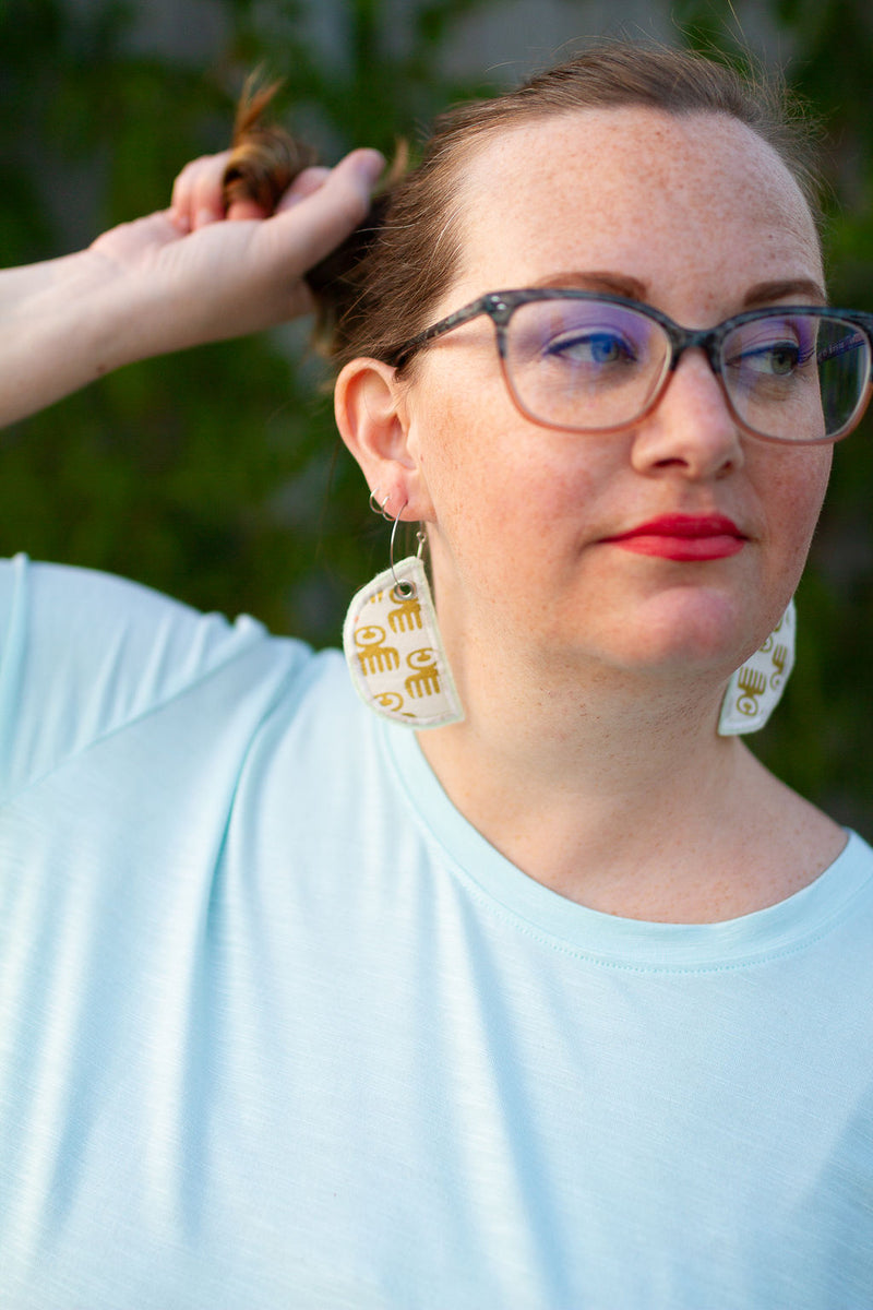 Vintage Comb Earrings in Gold