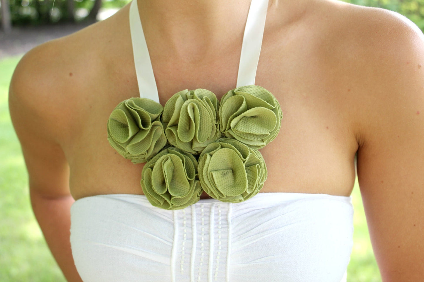 Floral Statement Necklace in Light Green